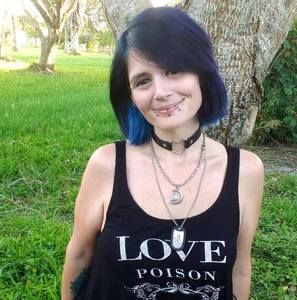 Meet your Posher, Courtney